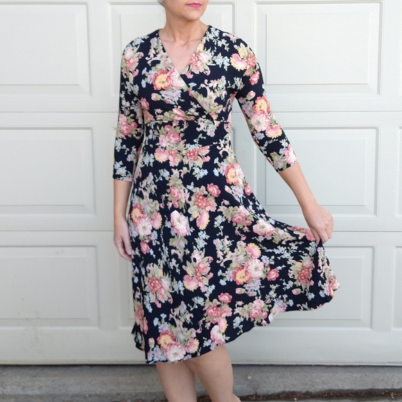 1990's does 1940's VINTAGE FLORAL DRESS xs s - Picture 2 of 12